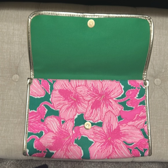 Lilly Pulitzer Vibrant Pink and Green Floral Wristlet/ clutch - Picture 6 of 6